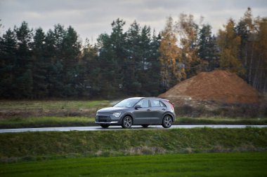 Gelecekçi Elektrikli Araba Yarın Daha Yeşile Doğru Sessizce Geziniyor