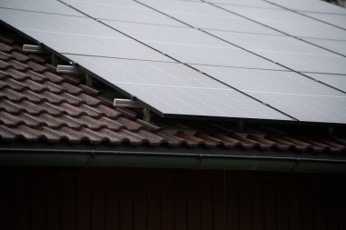 Çevre dostu Ev, Alp güneşinden Güç Çekti