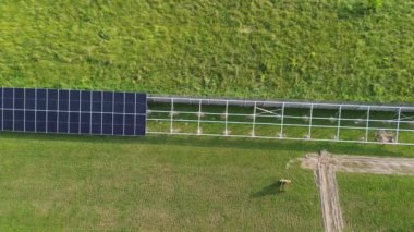 Sürdürülebilir Enerji: Yer Güneş Panelleri Yükleniyor