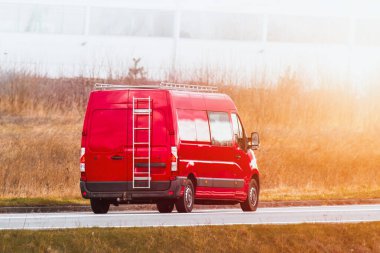 İş dünyasında araç kullanan profesyonel bir iş aracı.