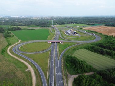 Avrupa 'da metropol alanlarını birbirine bağlayan otoyol kavşağı