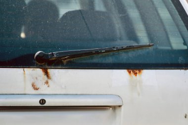 Avrupa 'da paslı arabanın yakın görüntüsü