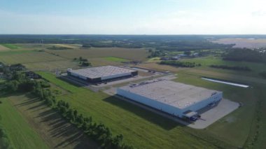 Şehir merkezindeki depo lojistik merkezi yukarıdan görülüyor