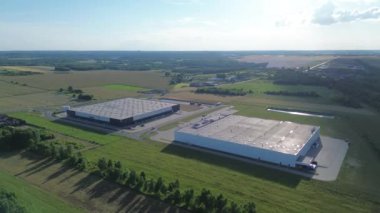 Kırsal alanda sanayi binaları