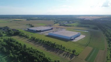 Yeşil kırsal bölgelerdeki depoları