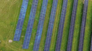 Bir Alandaki Güneş Panellerinin Hava Perspektifi