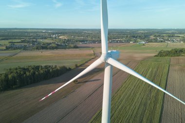 AB rüzgar tarlasında alternatif enerji