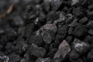 Sanayi Yakıtı İçin Doğal Siyah Kömür Kayalıkları