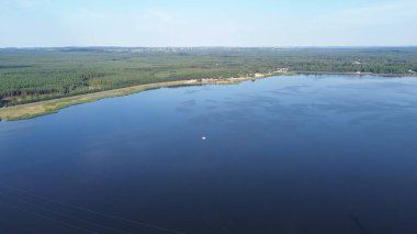 Berrak Göl Yansıması ile Sakin Göl