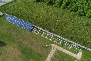 Yenilenebilir Enerji: Alanlarda Zemine Bağlı Güneş Panelleri