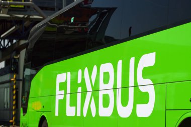 Flixbus otoyolda geçiş gişesi, 27.09.2024 Polonya, Avrupa
