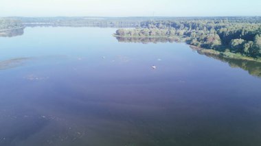 Güzel Manzaralı Yaz Gölü