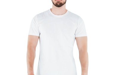 Beyaz tişörtlü ve kot pantolonlu adam beyaz arka planda izole edilmiş.