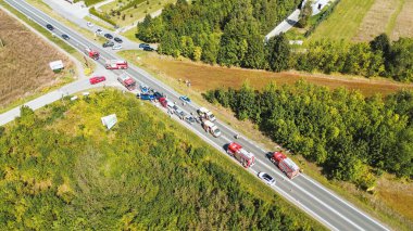 Polonya, Avrupa 25.08.2024 'te kaza mahallinde itfaiye ve ambulanslar