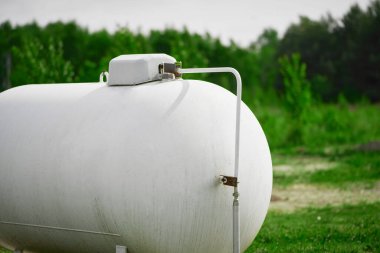 Propan gazı deposu olan kırsal ev için temiz enerji