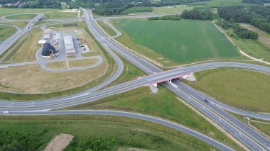 Çevre yolu köprüsü ve üst geçidinin havadan görüntüsü