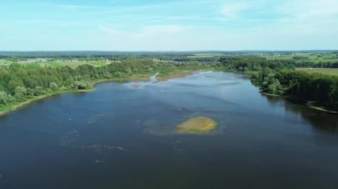 Huzurlu Yaz Gölü Manzaralı