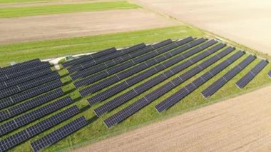 Güneş enerjisi Santrali havadan görünümü