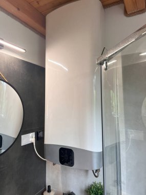 Modern evde duş için dikey elektrikli su ısıtıcısı