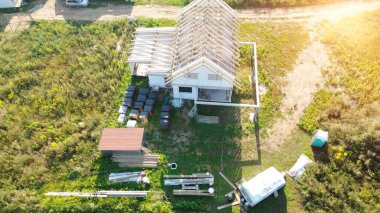 Yeni ev inşaatının havadan görüntüsü