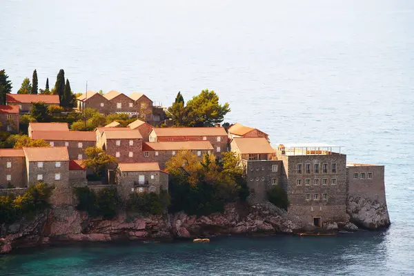 Adriyatik 'teki Sveti Stefan Adası