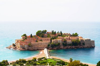 Karadağ 'da özel Adriyatik adası inzivası