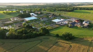 Çeşitli bitki renkleriyle çocuk odasının havadan çekimi