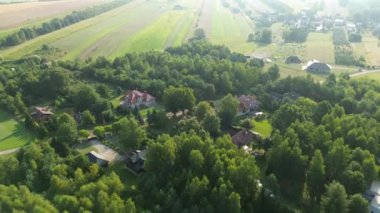 Ormanda büyük bahçesi olan müstakil bir ev..