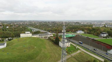 Zirai ortamda kablosuz iletişim kulesi