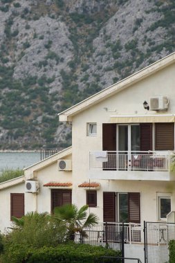 Dış bina üzerinde hava-havaya ısı pompası