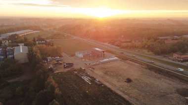 İnşaat alanında mühendislik ve yeni ticari nesneler inşa etmek