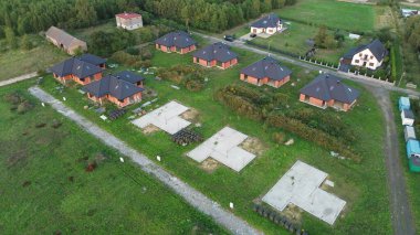 Sıra evleri ve havadan manzaralı modern yerleşim yerleri