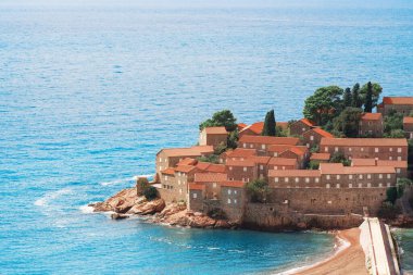 Tarihi Sveti Stefan tatil köyü adası