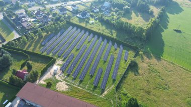 Yenilenebilir enerji kullanan endüstriyel güneş panelleri