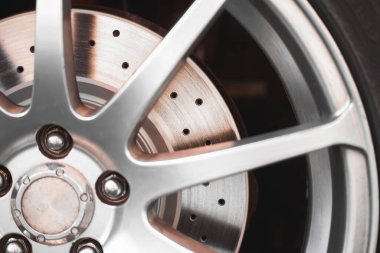 Gelişmiş Güvenlik ve Hız için Sondajlanmış Disk Fren Rotoru Araca