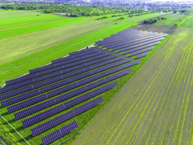 Yenilenebilir enerji güneş enerjisi istasyonu