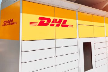 Açık hava DHL parsel dolabı Polonya 'yı kapatıyor Avrupa 30.09.2024