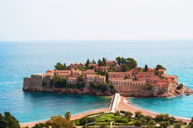Seçkin tatil beldesi Sveti Stefan Montenegro