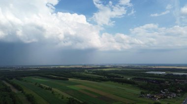 Yaklaşan fırtınalı kırsal alan