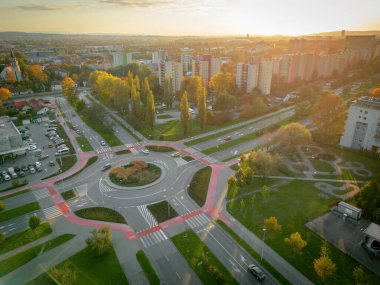 Çevrede döner kavşak ve bisiklet yolları