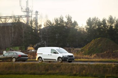 Beyaz taşıma aracı açık hava manzarası
