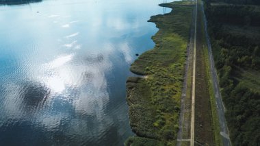 Huzurlu Yaz Gölü Manzaralı