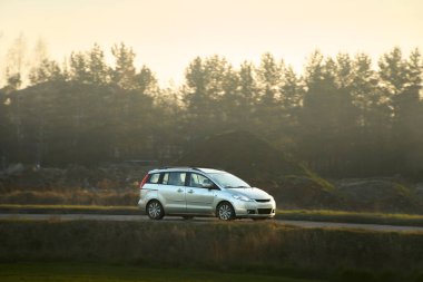 Modern yolcu vagonu doğal ortamında