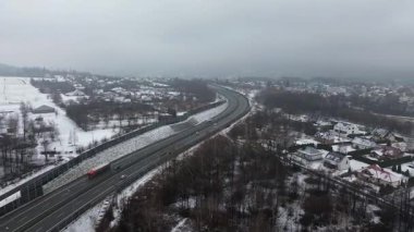 Kırsal alanda soğuk mevsim otoyolu