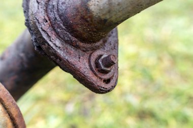 Paslı, çürümüş metalik cıvata.