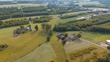 Günbatımı Avrupa 'nın tarım arazilerine uzun gölgeler bıraktı