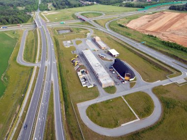 Otoyol altyapısı ve lojistik merkezi hava perspektifi