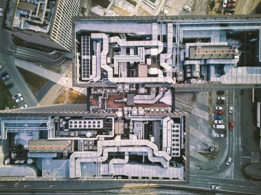 Endüstriyel çatı kanalları ve soğutma kompresörleri