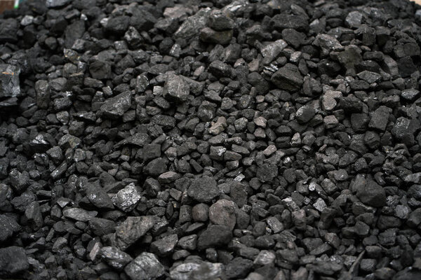 Изолированный уголь дорожает