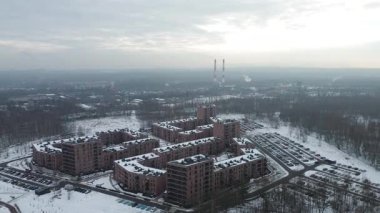 Hızlı büyüyen kasabada çağdaş apartman kompleksi